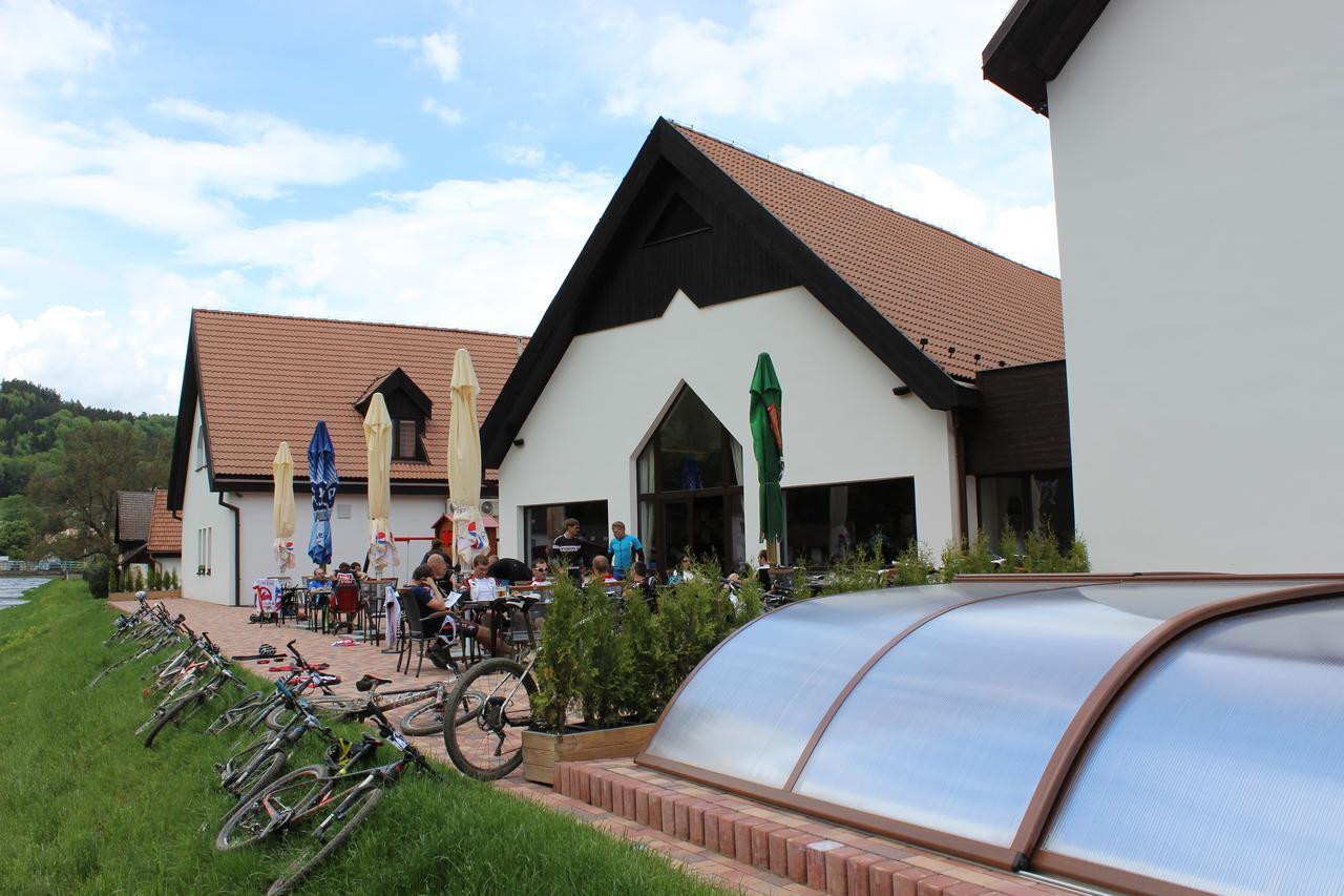 Hotel Vir Exterior photo